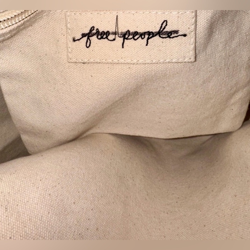 NWOT FREE PEOPLE Cream Canvas Tote with Black Floral Heart Graphic - Picture 3 of 8